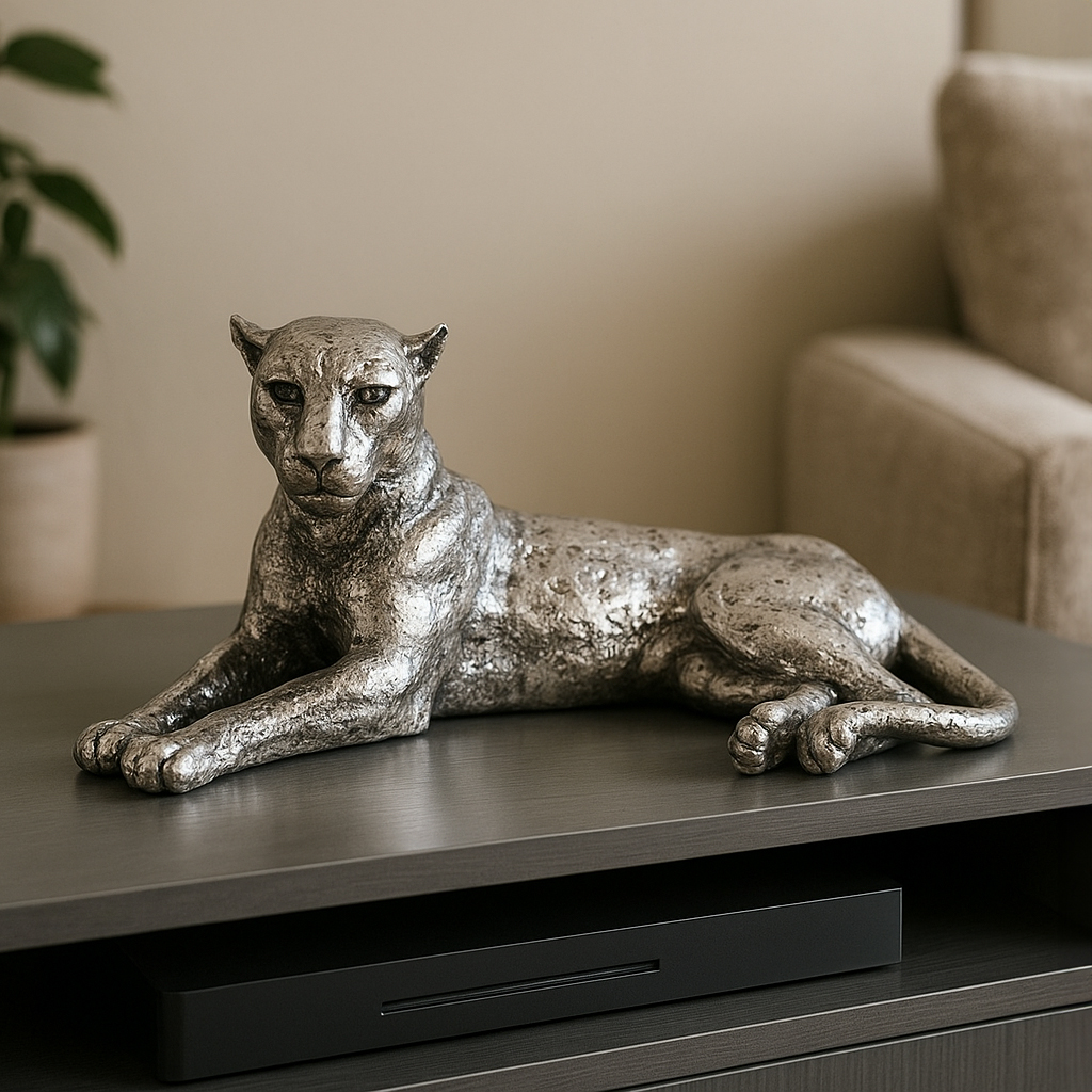 Leopar Heykeli